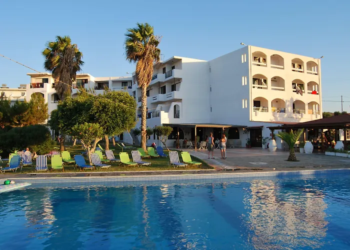 Ocean Heights View Готель 4*