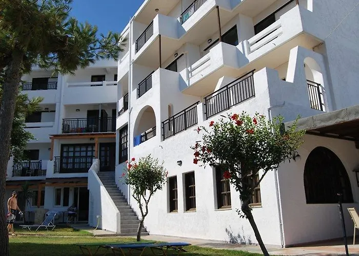 Ocean Heights View Готель 4*